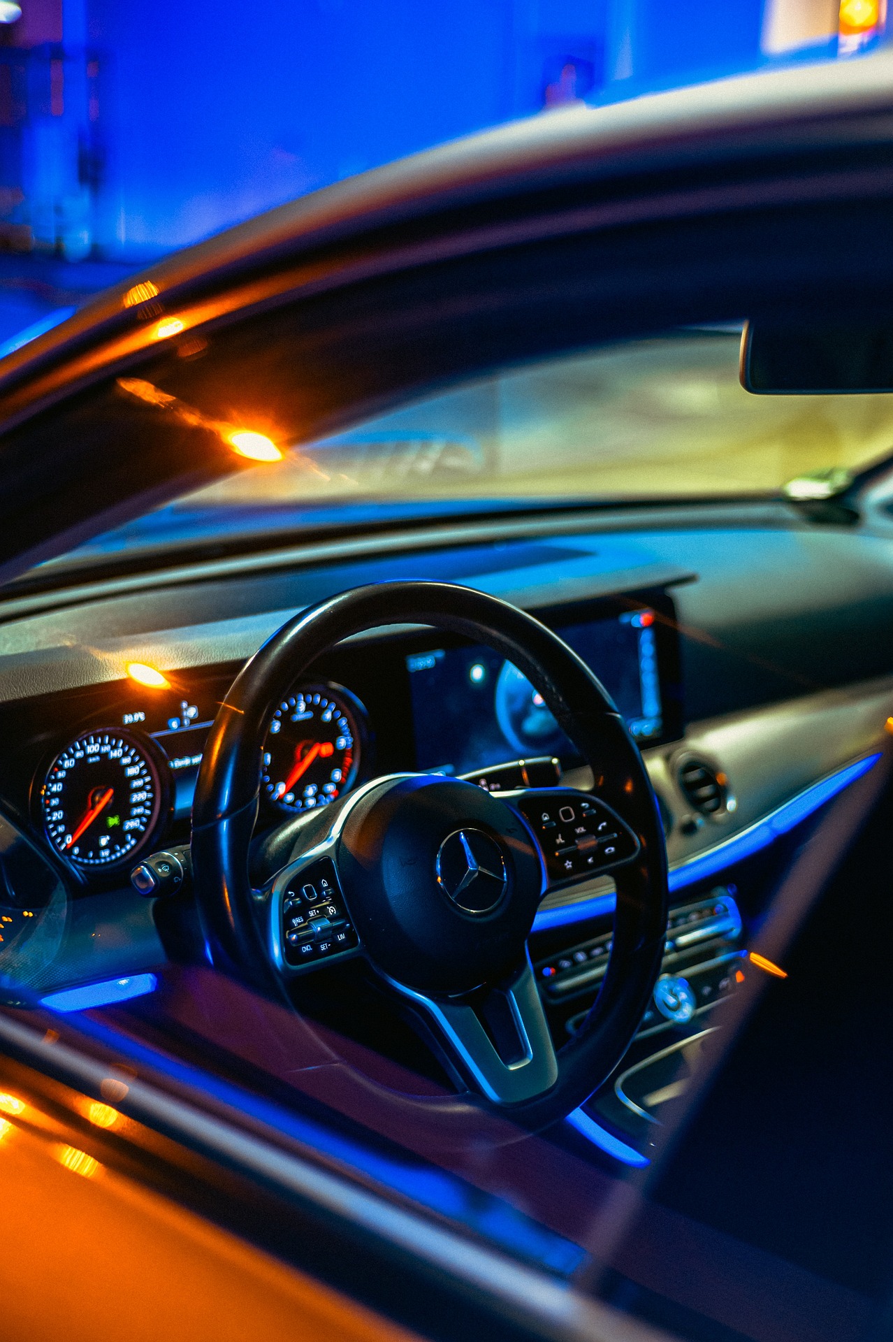 car-7452402_1920